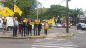 Servidores protestaram em todo o Estado